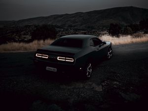 Превью обои dodge challenger, dodge, автомобиль, черный, фонари, ночь