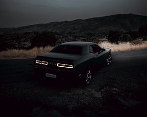 Превью обои dodge challenger, dodge, автомобиль, черный, фонари, ночь