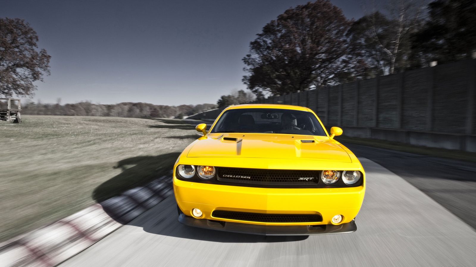 Скачать 1600x900 dodge challenger, srt8 392, авто, стиль, желтый, скорость  обои, картинки 16:9