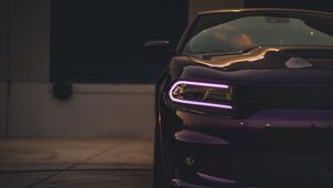 Превью обои dodge charger, фара, автомобиль, фиолетовый, свет