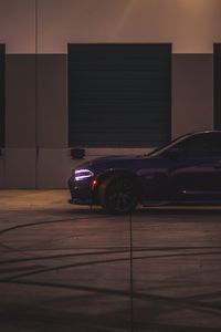 Превью обои dodge charger, вид сбоку, фара, фиолетовый