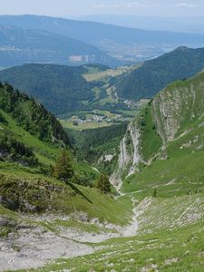 Превью обои долина, пейзаж, горы, трава