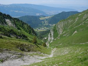 Превью обои долина, пейзаж, горы, трава