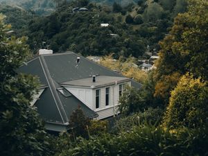 Превью обои дом, деревья, горы, природа, вид сверху