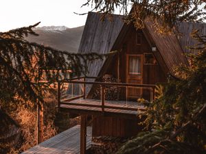 Превью обои дом, деревья, ветки, природа, уют