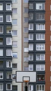Превью обои дом, фасад, окна, балконы, двор, баскетбольный щит, город