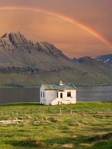 Превью обои дом, гора, скала, радуга, река, трава, пейзаж