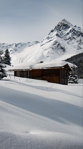 Превью обои дом, гора, снег, зима, природа