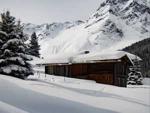 Превью обои дом, гора, снег, зима, природа