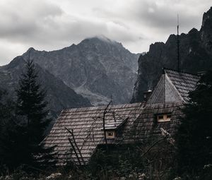Превью обои дом, горы, природа, деревья, трава