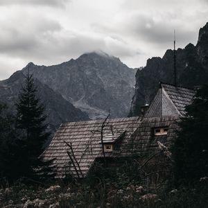 Превью обои дом, горы, природа, деревья, трава