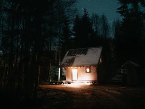 Превью обои дом, ночь, звездное небо, деревья, темнота, свет