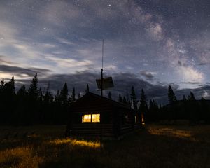 Превью обои дом, окно, звездное небо, ночь, деревья