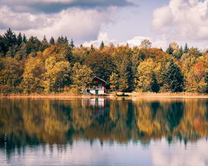 Превью обои дом, озеро, деревья, отражение, природа