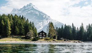 Превью обои дом, озеро, гора, деревья, берег, пейзаж