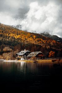 Превью обои дом, озеро, лес, осень, пейзаж