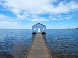 Превью обои дом, пирс, мост, вода