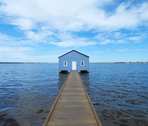 Превью обои дом, пирс, мост, вода