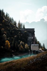 Превью обои дом, скала, река, природа