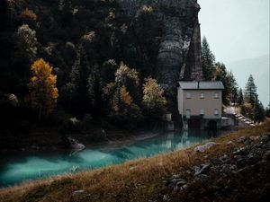 Превью обои дом, скала, река, природа