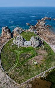 Превью обои дом, скалы, остров, море