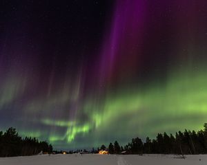 Превью обои дом, свет, деревья, северное сияние, ночь