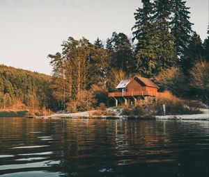 Превью обои дом, вода, лес, деревья