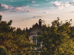 Превью обои дом, здание, деревья, кусты, небо
