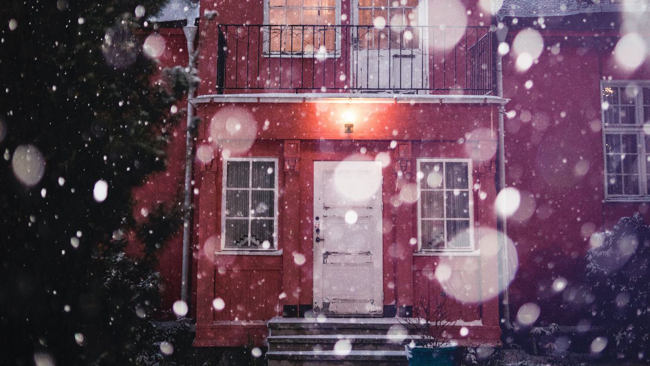 Обои дом, здание, снег, зима, снегопад