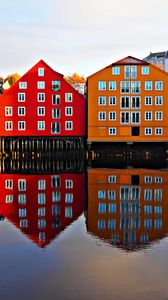 Превью обои дома, фасад, вода, отражение, архитектура, скандинавия