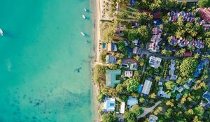 Превью обои дома, крыши, берег, море, лодки, вид сверху