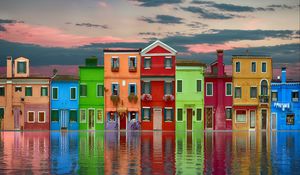 Превью обои дома, разноцветный, улица, вода