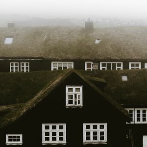 Превью обои дома, туман, мгла, здания, скандинавия