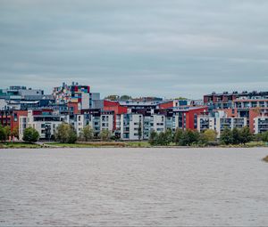 Превью обои дома, здания, архитектура, пруд, небо