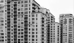 Превью обои дома, здания, окна, чб, архитектура