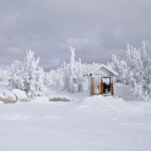 Превью обои домик, снег, деревья, зима, пейзаж