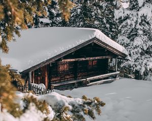 Превью обои домик, зима, снег, деревья, ветки, уют