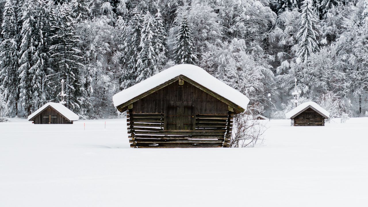 Обои домики, снег, лес, зима, природа