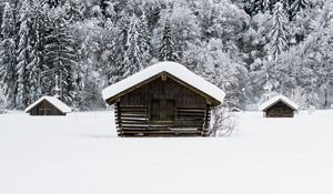 Превью обои домики, снег, лес, зима, природа