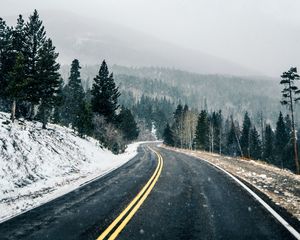 Превью обои дорога, асфальт, снег, лес, зима