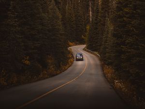 Превью обои дорога, авто, деревья, поворот