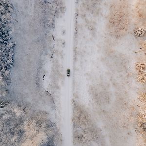 Превью обои дорога, автомобиль, вид сверху, снег, зима