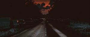 Превью обои дорога, автомобили, здание, сумерки