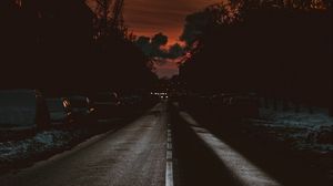 Превью обои дорога, автомобили, здание, сумерки