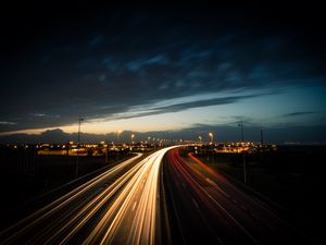 Превью обои дорога, длинная выдержка, свечение, темный