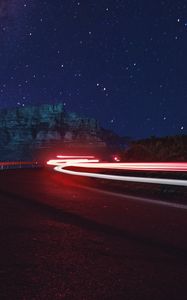 Превью обои дорога, длинная выдержка, свечение, звездное небо, звезды