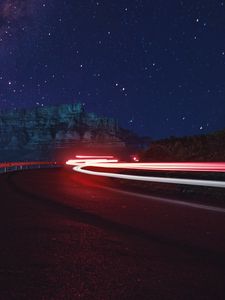 Превью обои дорога, длинная выдержка, свечение, звездное небо, звезды
