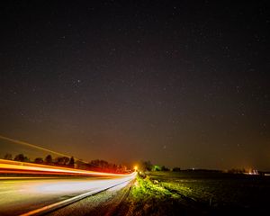 Превью обои дорога, длительное воздействие, звездное небо, звезды, ночь