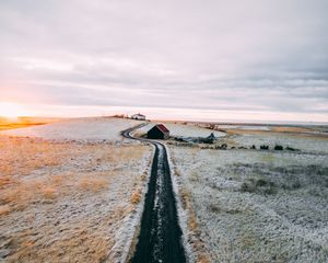 Превью обои дорога, домик, снег, уединение, тишина