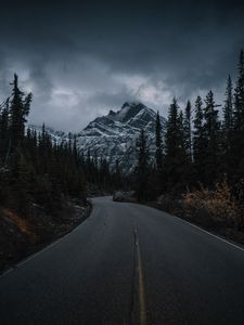 Превью обои дорога, гора, деревья, облака, пейзаж